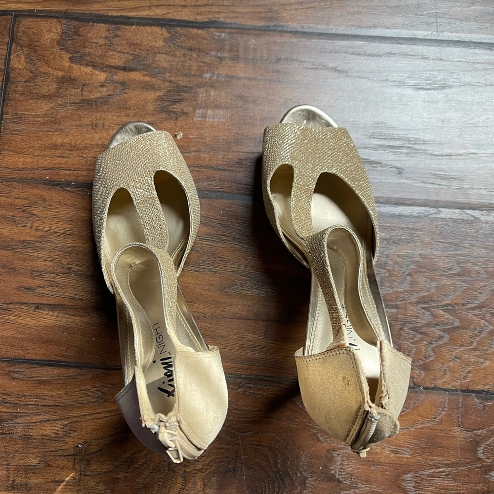 Size 11 Gold Glitter Heels - Picture 8 of 9